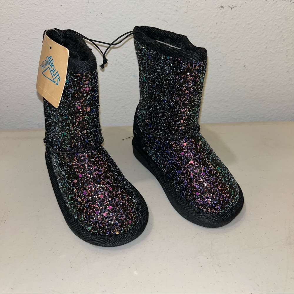 Brand new Thereabouts Toddler Girls Lil Atlantis Winter Boots Flat Heel Size 6M